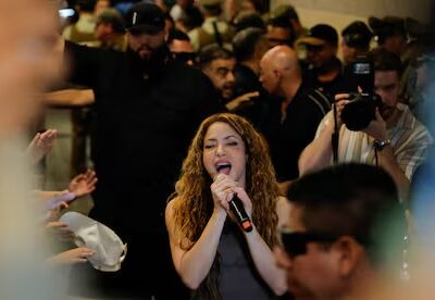 Shakira Sorprende a sus Fans en Chile