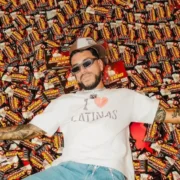 Ryan Castro Vende Más de 1.2 Millones de Chocolatinas