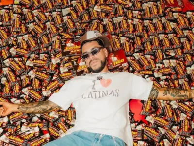 Ryan Castro Vende Más de 1.2 Millones de Chocolatinas