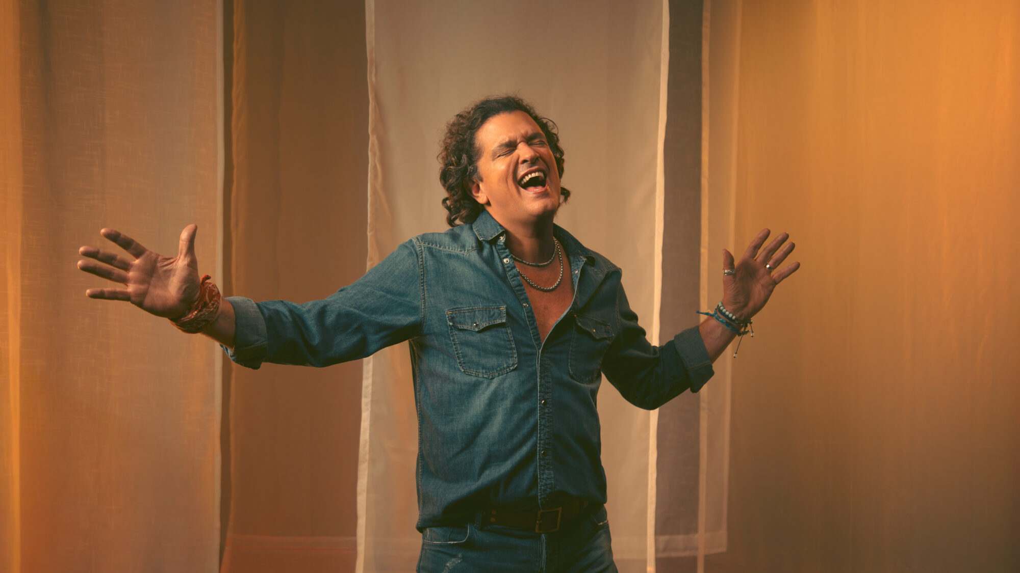 Carlos Vives regresa a Colombia con “TOUR AL SOL”